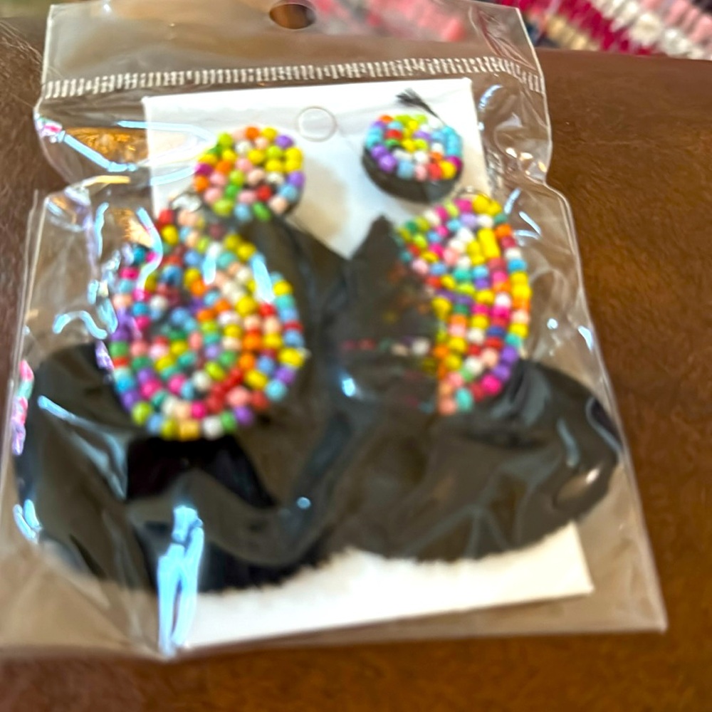 New black earrings with colorful neads